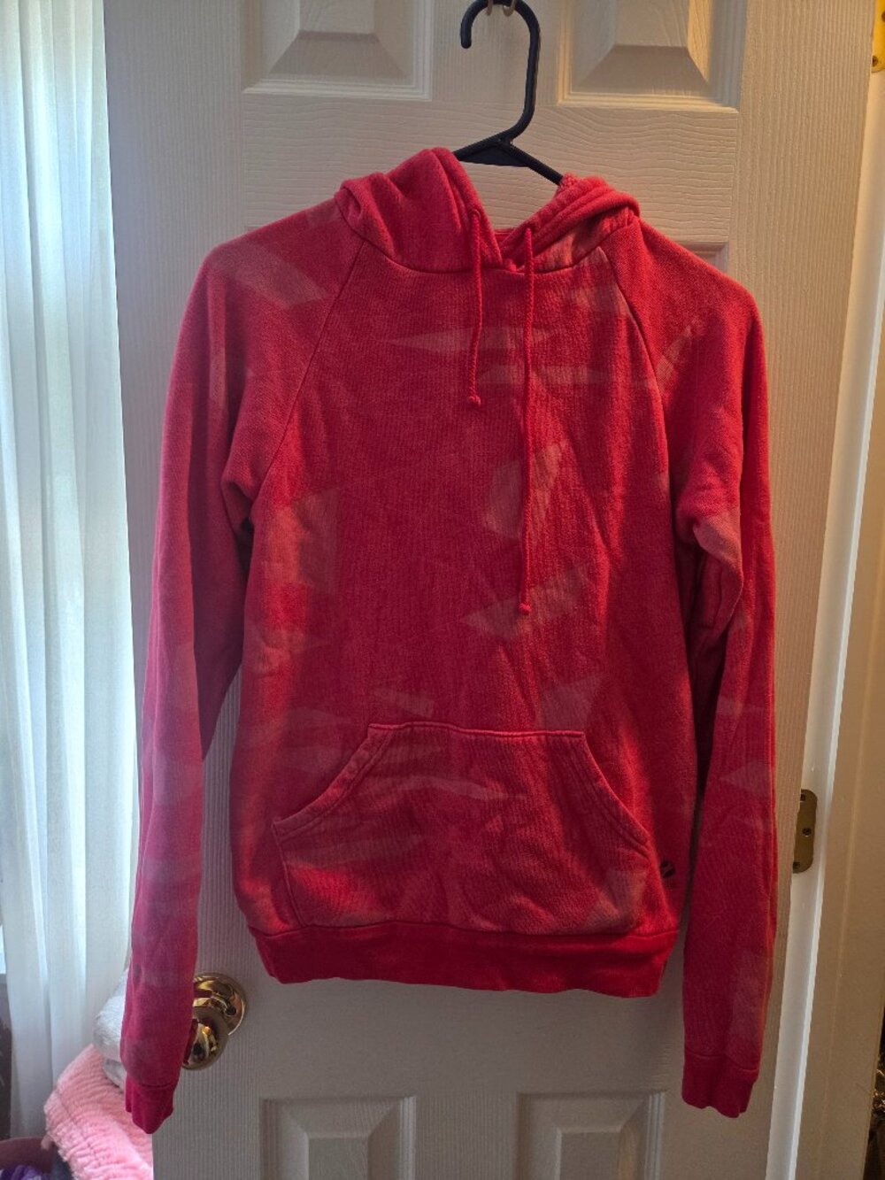 size small vintage pink geometric design Oiselle hoodie